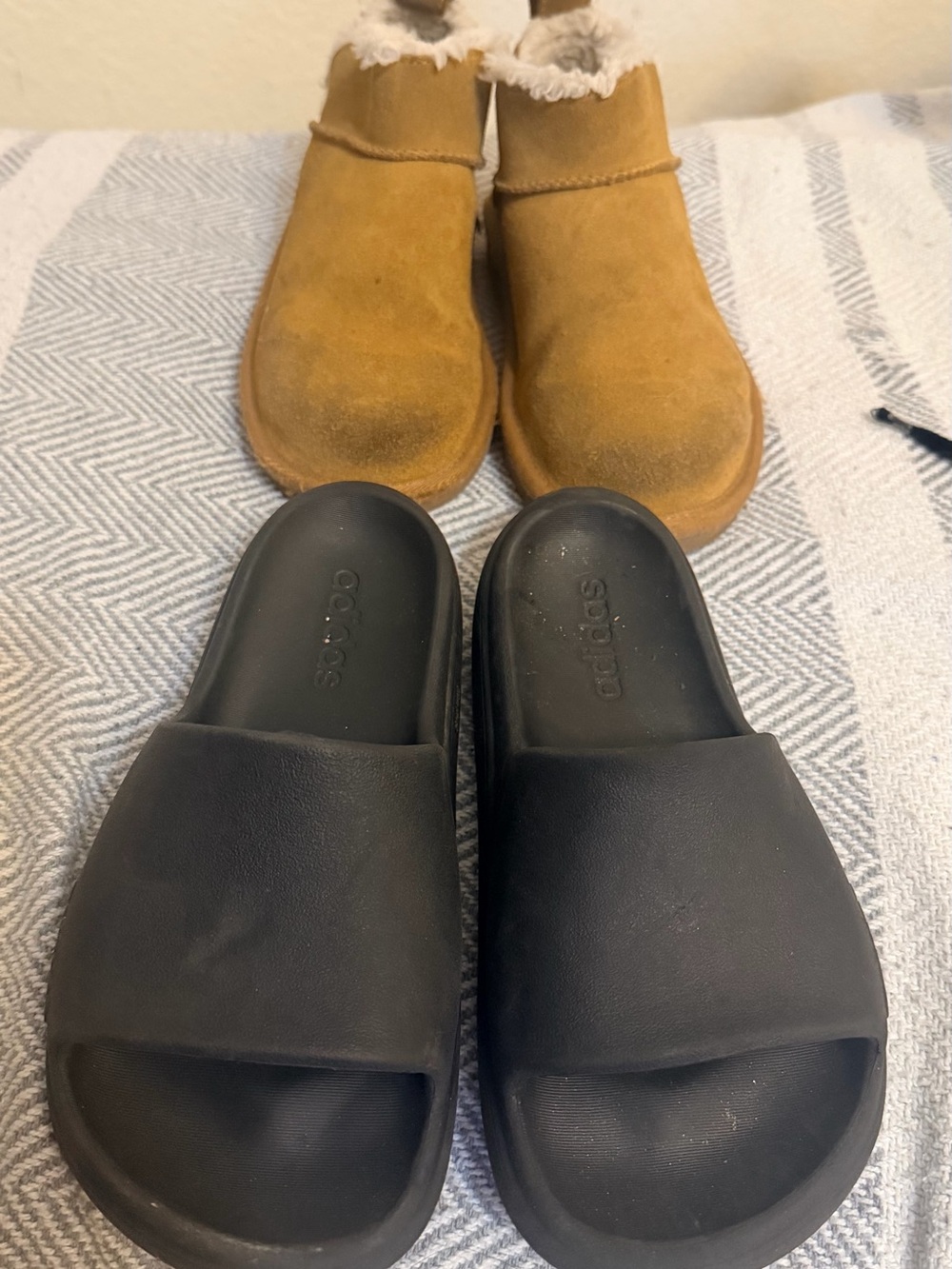 Kids Black Slide Sandals koala’s boots size 1